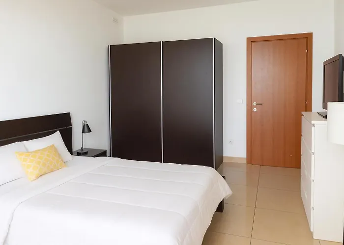 Modern Penthouse With 2 Bedroom & 2 Terraces By Seafront Walk Appartamento *